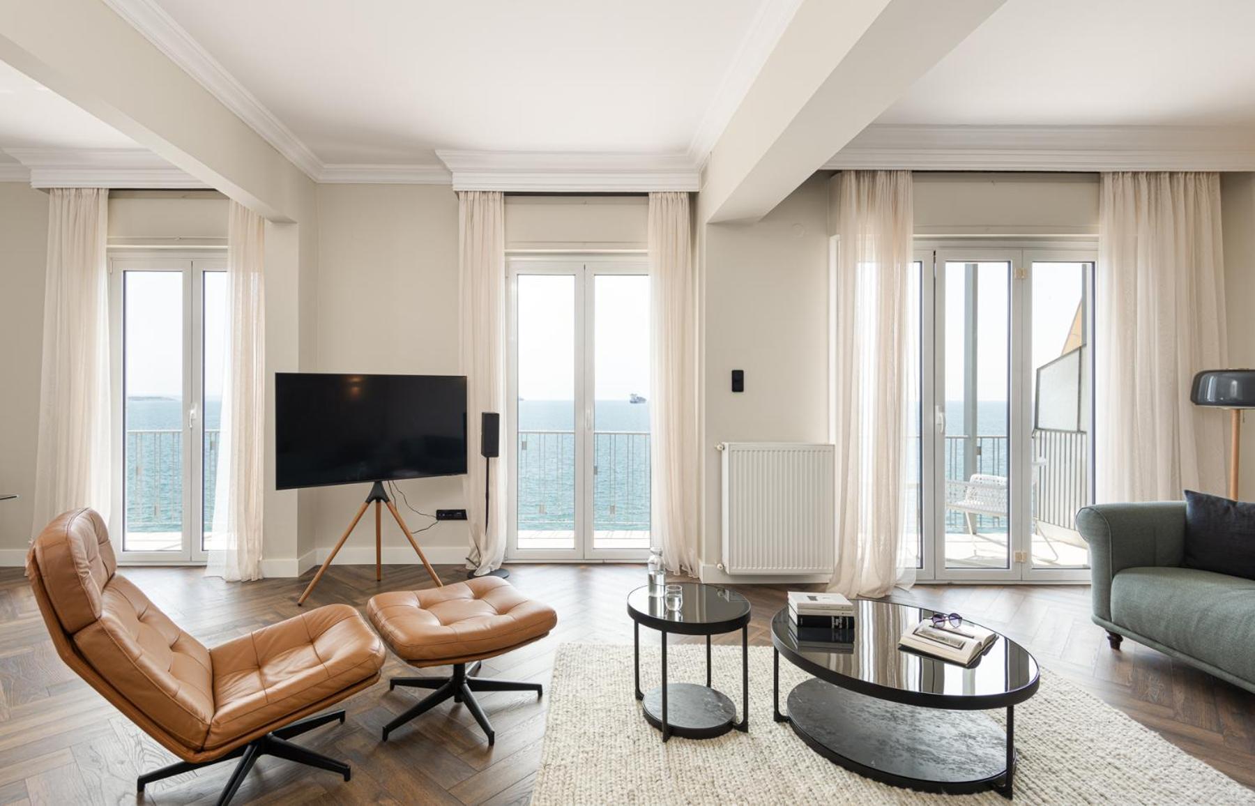 Primavera Seafront Apt By Halu! Next To White Tower テッサロニキ エクステリア 写真
